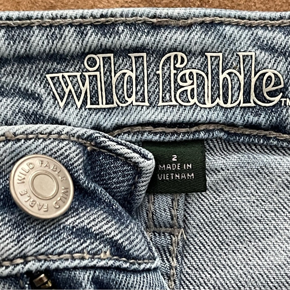 Wild Fable High Rise Mom Jeans Light Wash Size 2 - Picture 8 of 16